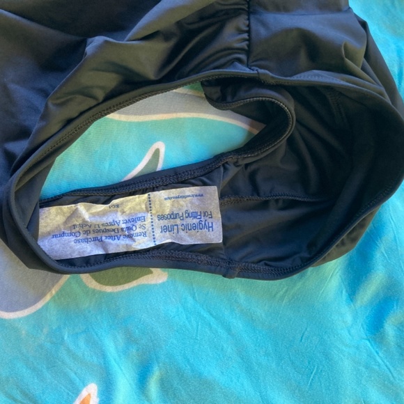 La Blanca one piece halter top bathing suit - Picture 5 of 5